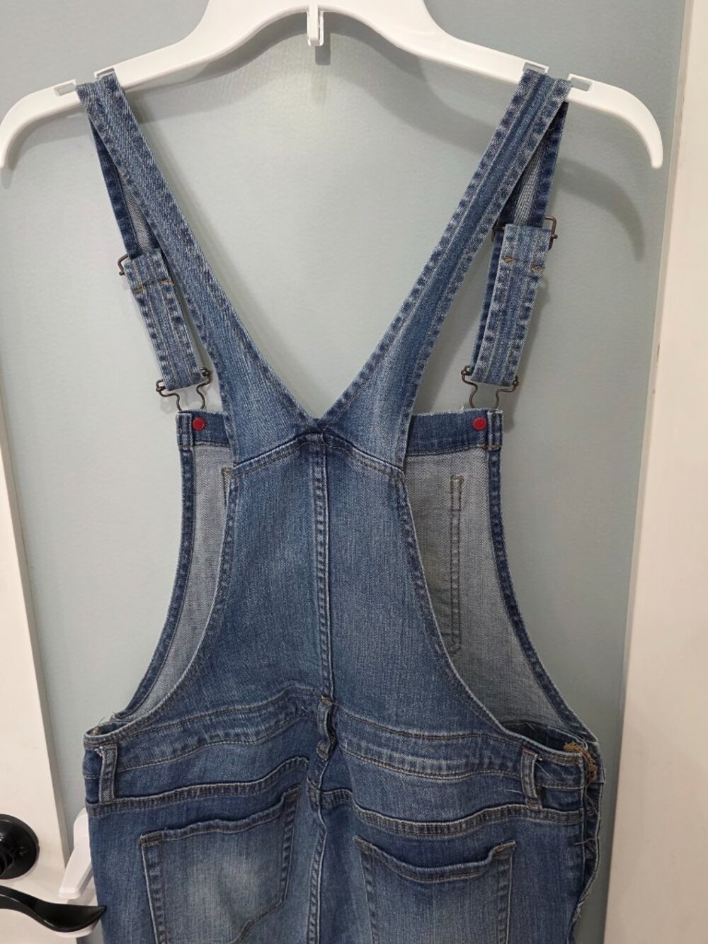Bullhead Denim Overalls – Size M – Medium Wash Distressed Overall Jumpsuit - Picture 8 of 10